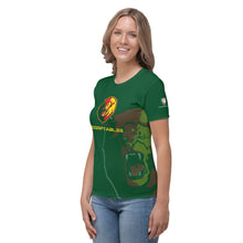 Load image into Gallery viewer, SUPPORTERS Women&#39;s t-shirt Green Cameroon